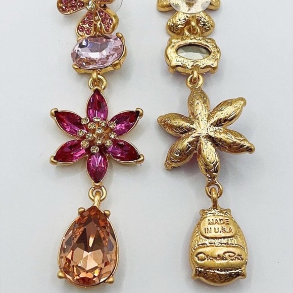 Oscar de la Renta
Crystal Flower Earrings - Picture 3 of 6